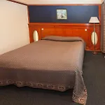 Hotel Tauras Center