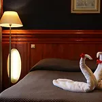 Hotel Tauras Center