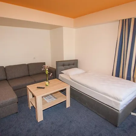 Hotel Tauras Center 3*