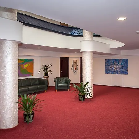 Hotel Tauras Center 3*