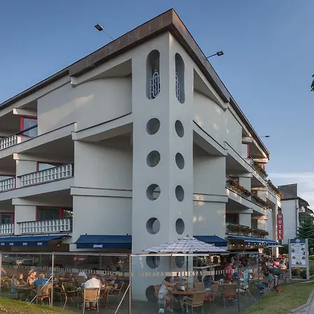 Tauras Center Viešbutis Palanga