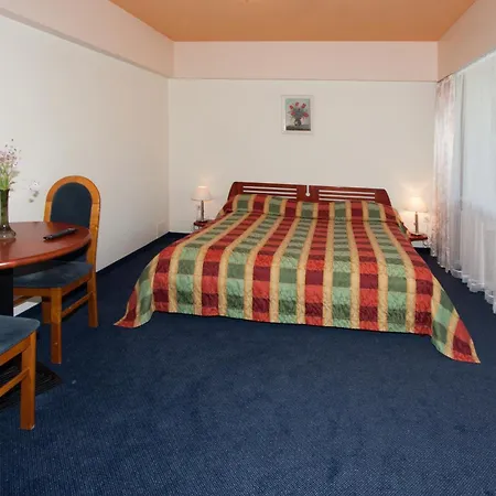 Hotel Tauras Center