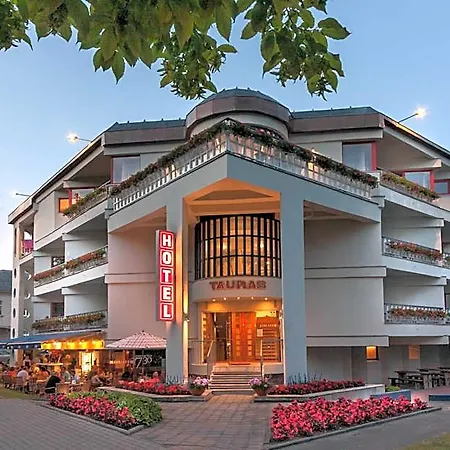 Tauras Center