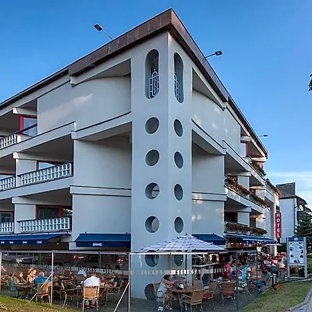Tauras Center
